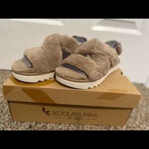 Kookaburra by UGG FUZZ-EE Sandals- NEW- Size 8